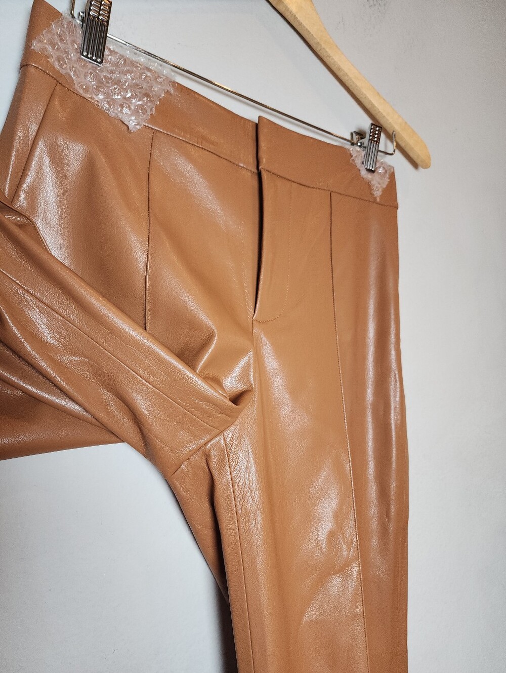 Alice & Olivia Vegan Leather Wide Leg Crop Drape Dylan Pants Camel Brown Size 6 - Picture 10 of 16